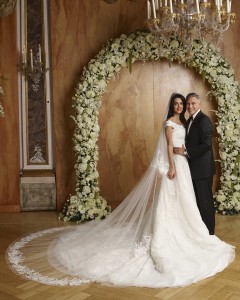 Bride Oscar de la Renta Gown with Complete Embroidered Veil