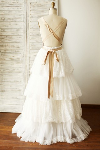 Boho Beach Ivory Lace Tulle Plunging Neck Backless Wedding Dress