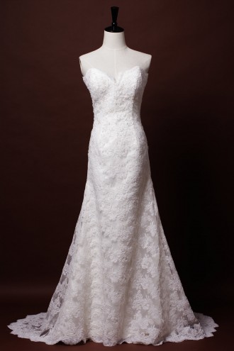 A-line Strapless Sweetheart Scalloped Edge French Corded Lace Floor Length Court Wedding Dress