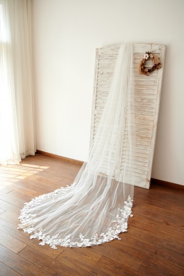 Princessly.com-K1003975-Ivory Champagne Lace Long Cathedral Wedding Bridal Veil-20