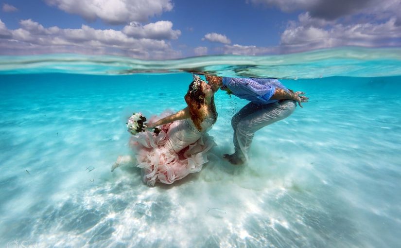 Amazing underwater weddings lead the new trend